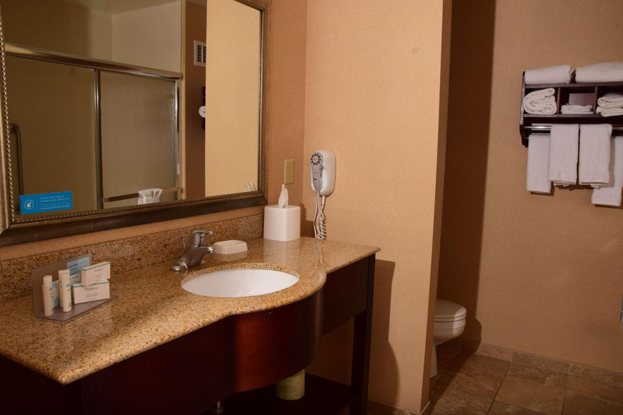 Hampton Inn Indiana Kültér fotó
